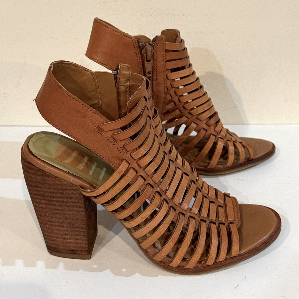 Dolce Vita PIRE Leather Huarche Style Chunky Heel Sandals